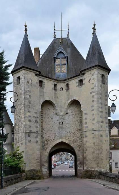 Вилла La Demeure De Margot - 24 Couchages Villeneuve-sur-Yonne Экстерьер фото