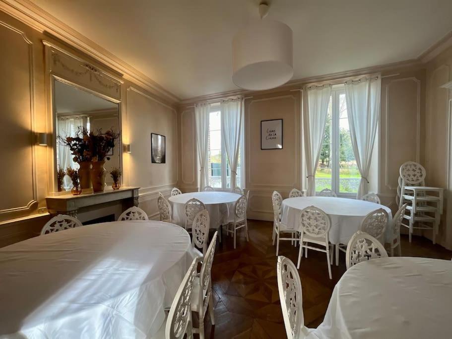 Вилла La Demeure De Margot - 24 Couchages Villeneuve-sur-Yonne Экстерьер фото