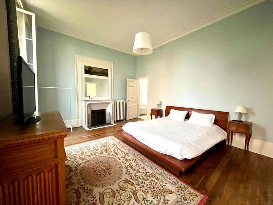 Вилла La Demeure De Margot - 24 Couchages Villeneuve-sur-Yonne Экстерьер фото