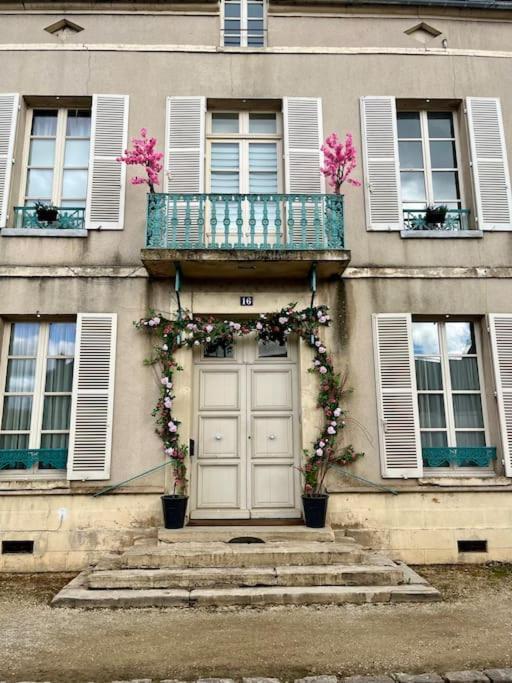 Вилла La Demeure De Margot - 24 Couchages Villeneuve-sur-Yonne Экстерьер фото