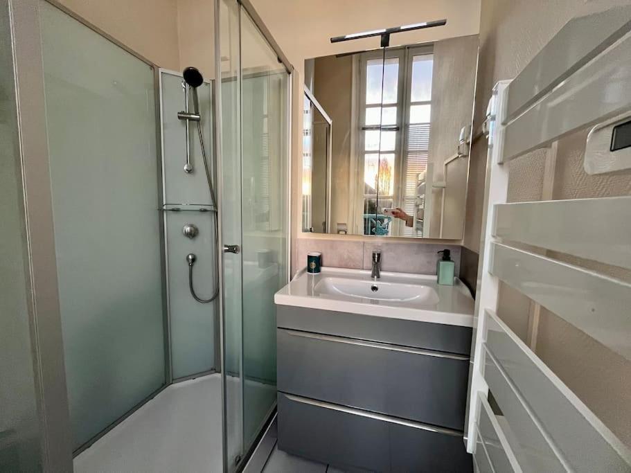 Вилла La Demeure De Margot - 24 Couchages Villeneuve-sur-Yonne Экстерьер фото