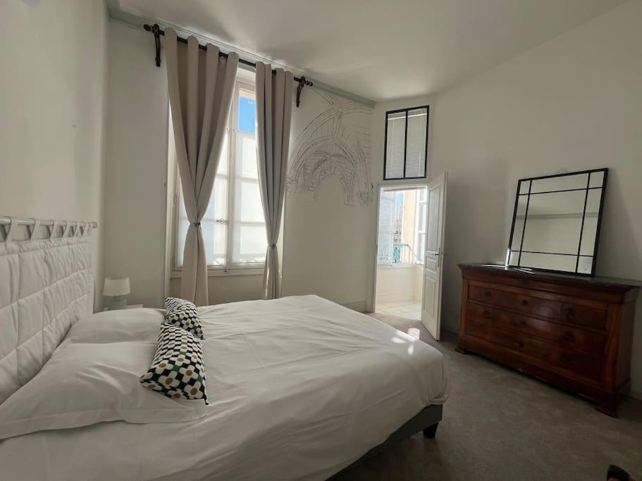 Вилла La Demeure De Margot - 24 Couchages Villeneuve-sur-Yonne Экстерьер фото