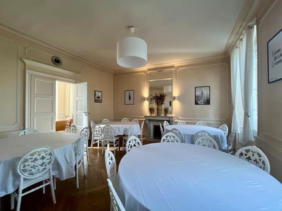 Вилла La Demeure De Margot - 24 Couchages Villeneuve-sur-Yonne Экстерьер фото