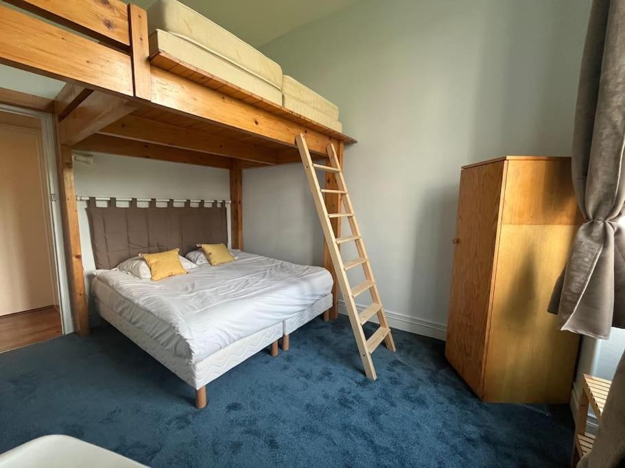 Вилла La Demeure De Margot - 24 Couchages Villeneuve-sur-Yonne Экстерьер фото