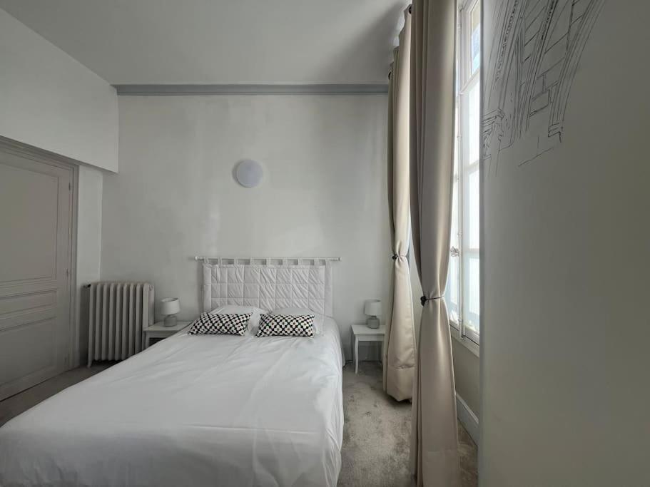 Вилла La Demeure De Margot - 24 Couchages Villeneuve-sur-Yonne Экстерьер фото