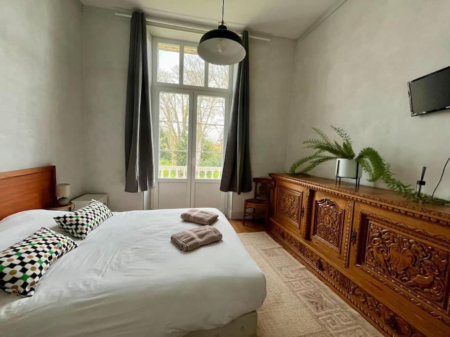 Вилла La Demeure De Margot - 24 Couchages Villeneuve-sur-Yonne Экстерьер фото