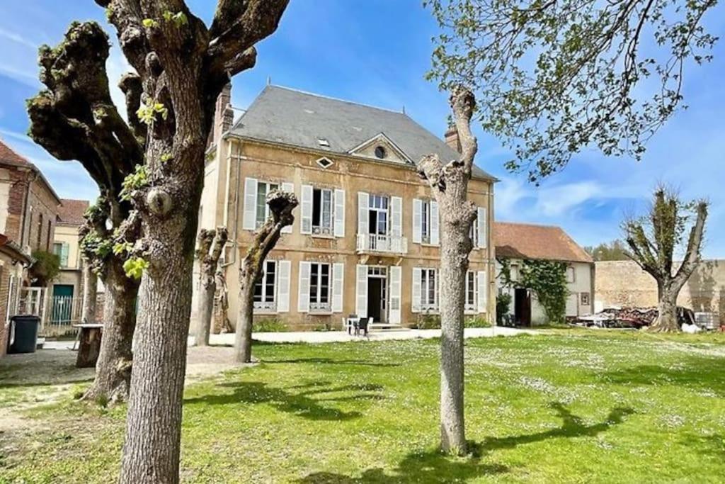 Вилла La Demeure De Margot - 24 Couchages Villeneuve-sur-Yonne Экстерьер фото